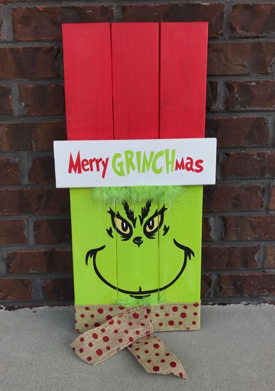 Pallet Christmas Grinch